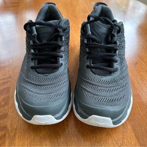 Hoka Akasa Athletic Shoes